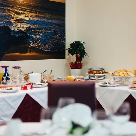 Hotel Roma 3*