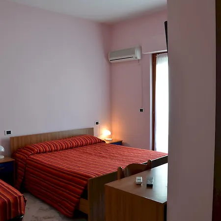 Hotel Roma 3*